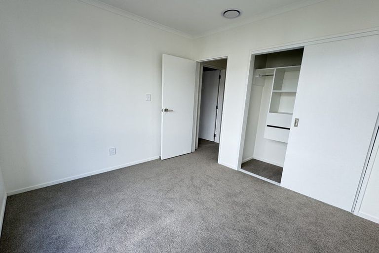 Photo of property in 15 Mahalo Avenue, Wiri, Auckland, 2104