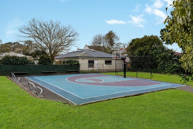 Photo of property in 8/10 Begbie Place, Sandringham, Auckland, 1025