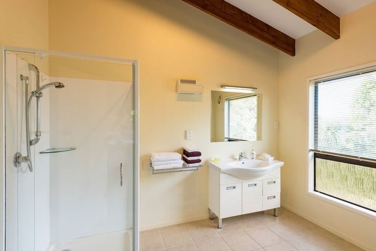 Photo of property in 52 Causeway Road, Haruru, 0204