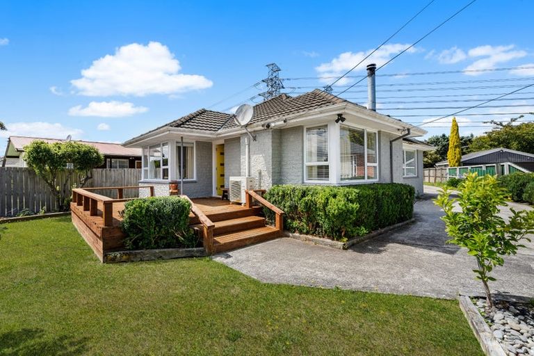 Photo of property in 15 Stackhouse Avenue, Bishopdale, Christchurch, 8053