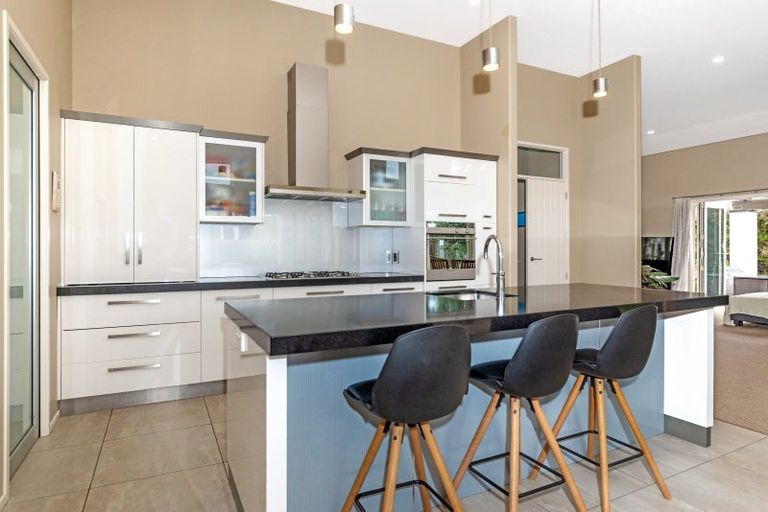 Photo of property in 11 Charteris Rise, Riverdale, Gisborne, 4010