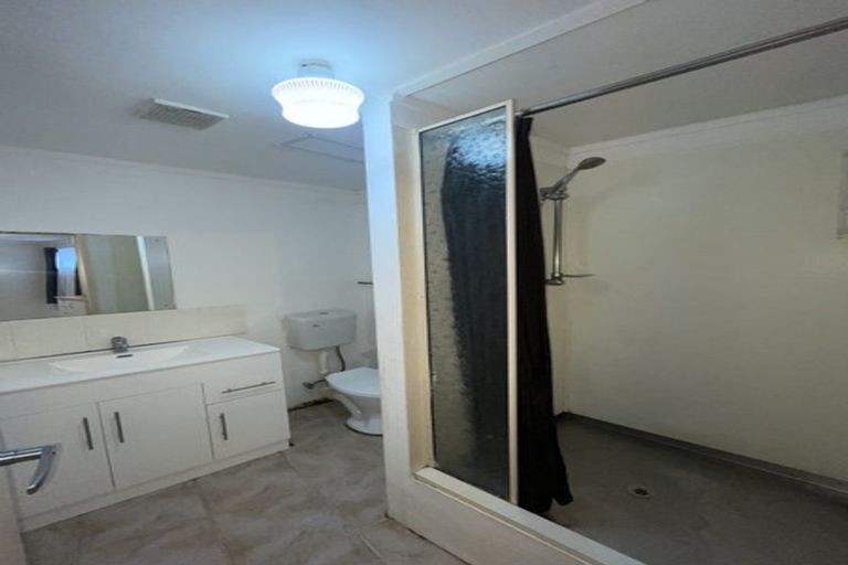 Photo of property in 2 Glenmore Road, Sunnyhills, Auckland, 2010