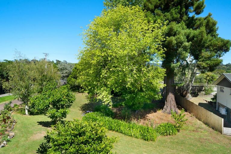 Photo of property in 12 Carter Road, Oratia, Auckland, 0604