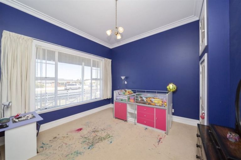 Photo of property in 24 Victoria Street, Hawera, 4610