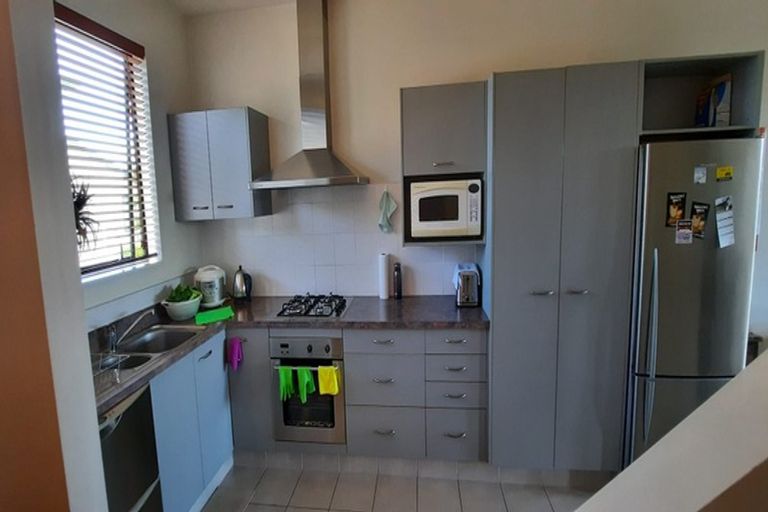 Photo of property in 22/22 Northcross Drive, Oteha, Auckland, 0632