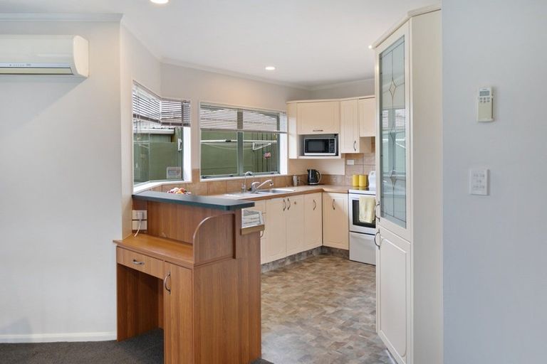 Photo of property in 19 Matapihi Road, Mount Maunganui, 3116