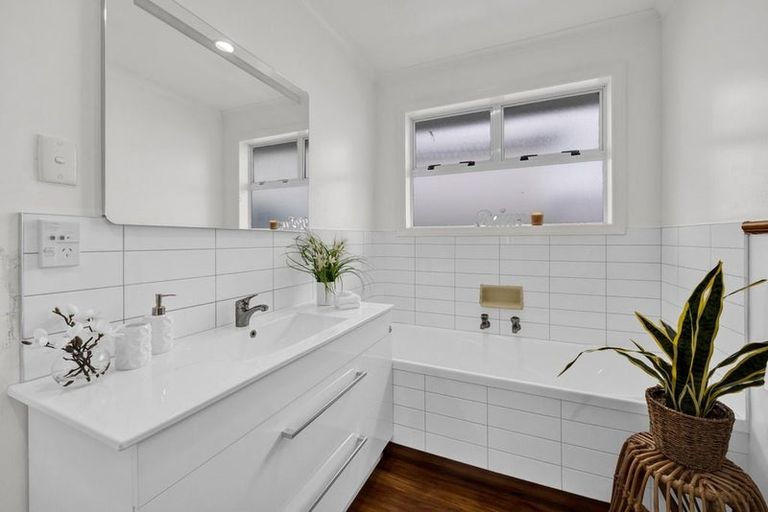 Photo of property in 3a Waimea Street, Westown, New Plymouth, 4310