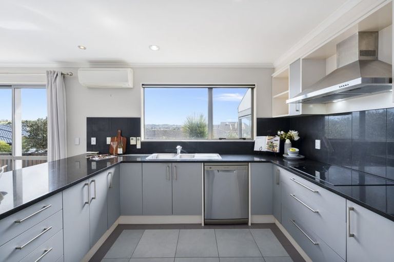 Photo of property in 22 Gala Place, Henderson, Auckland, 0612