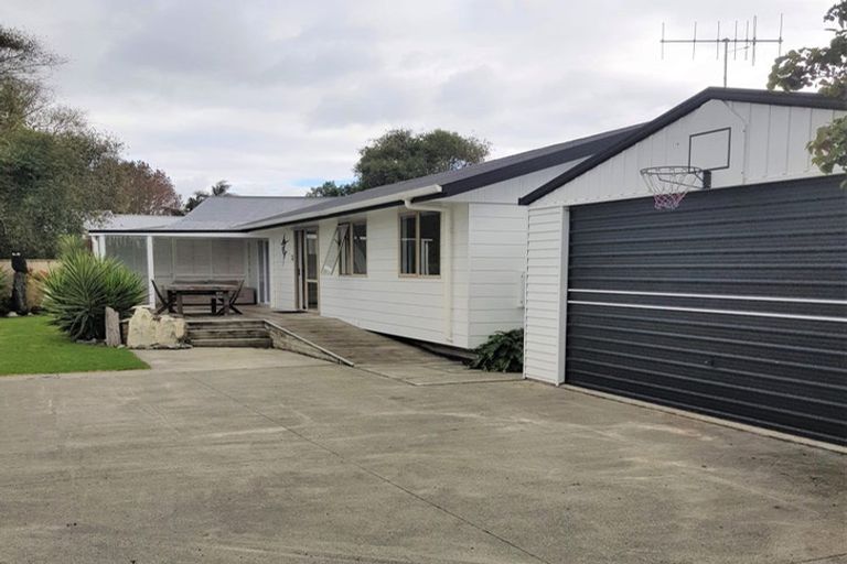 Photo of property in 5 South Road, Waipu, 0510