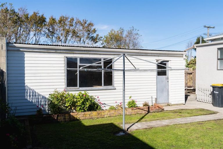 Photo of property in 40 Kirkcaldy Street, South Dunedin, Dunedin, 9012