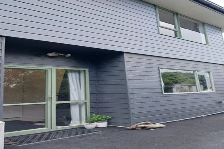 Photo of property in 52 The Track, Plimmerton, Porirua, 5026