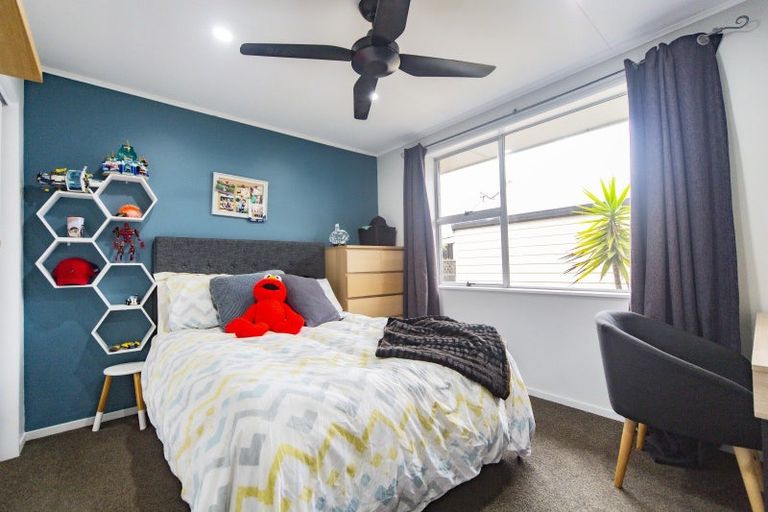 Photo of property in 8 Bryce Place, Kelvin Grove, Palmerston North, 4414