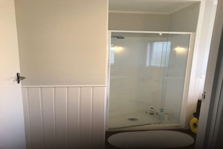 Photo of property in 15 Vandeleur Avenue, Birkdale, Auckland, 0626