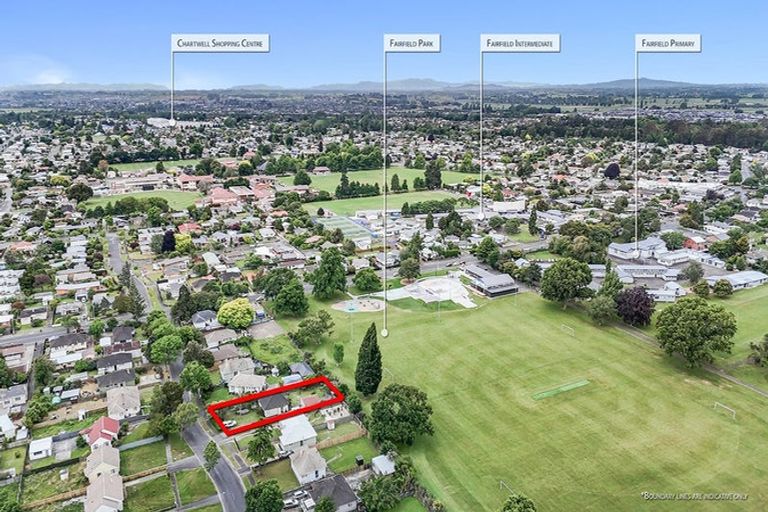 Photo of property in 50 Sare Crescent, Fairfield, Hamilton, 3214