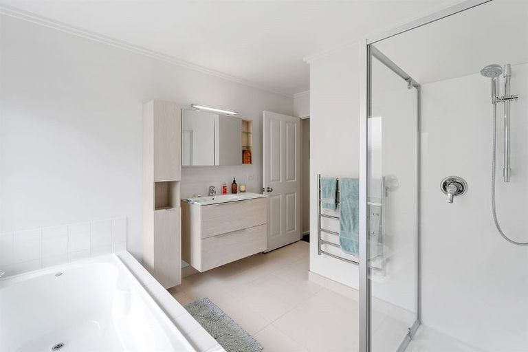 Photo of property in 100 Ferry Road, Arkles Bay, Whangaparaoa, 0932