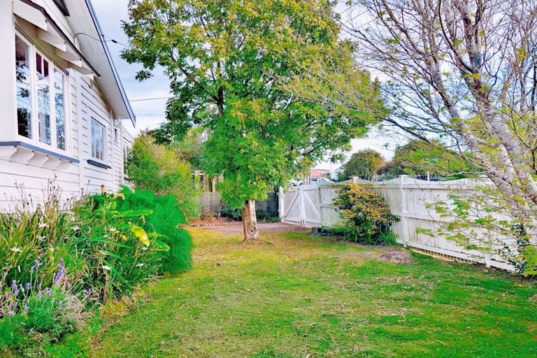 Photo of property in 15a Watea Road, Torbay, Auckland, 0630