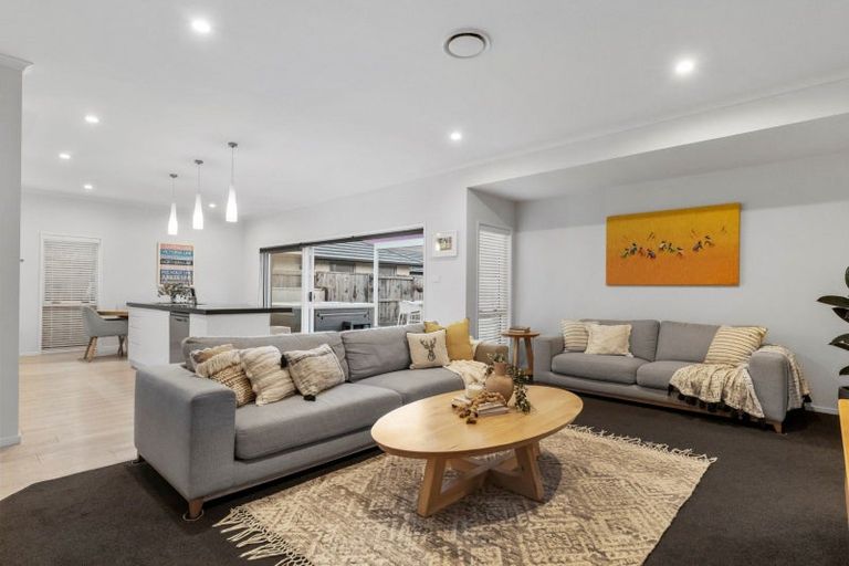 Photo of property in 57 Te Kio Crescent, Papamoa Beach, Papamoa, 3118