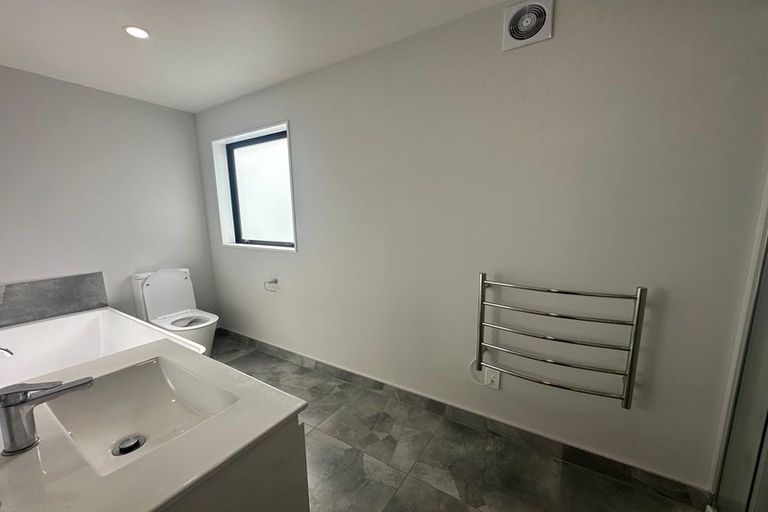 Photo of property in 8 Whangamaru Way, Papakura, 2110