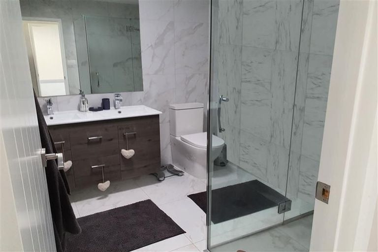 Photo of property in 2b Makura Road, Long Bay, Auckland, 0630