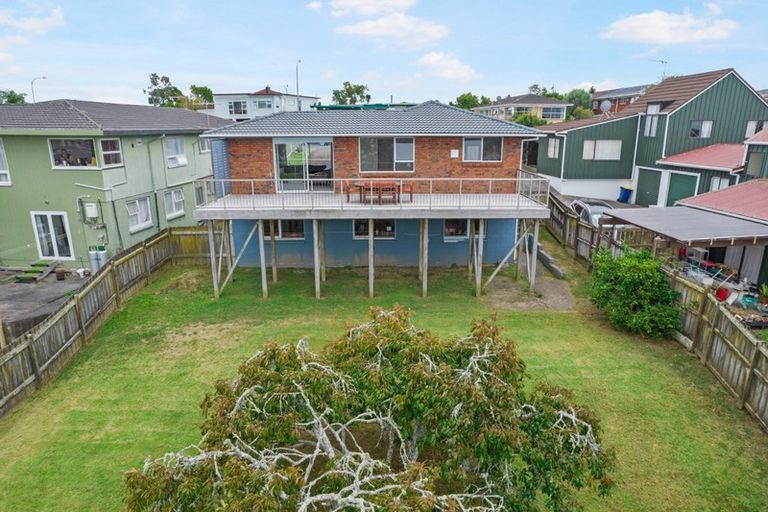 Photo of property in 17 Marcel Place, Glenfield, Auckland, 0629