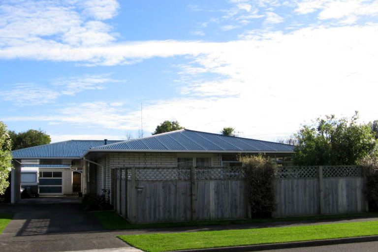 Photo of property in 87 Buick Crescent, Awapuni, Palmerston North, 4412