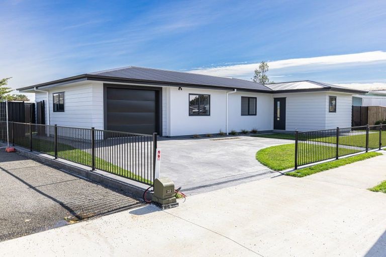 Photo of property in 6 Cambridge Street, Gonville, Whanganui, 4501