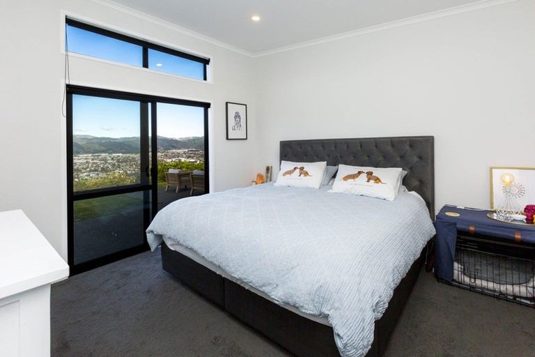 Photo of property in 51 Percy Kinsman Crescent, Riverstone Terraces, Upper Hutt, 5018