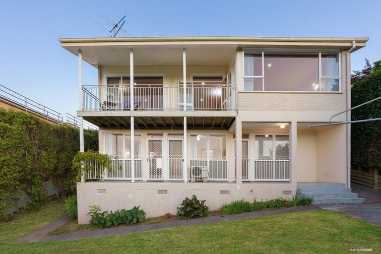 Photo of property in 112 Bleakhouse Road, Mellons Bay, Auckland, 2014