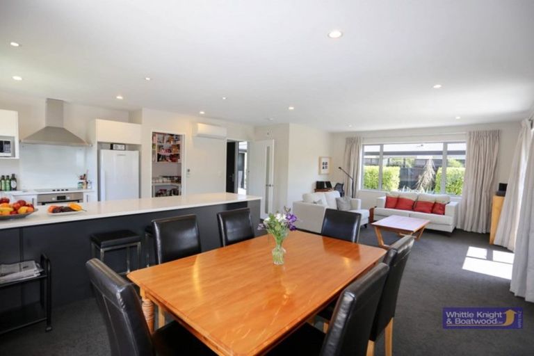 Photo of property in 2 Brackendale Place, Burnside, Christchurch, 8041