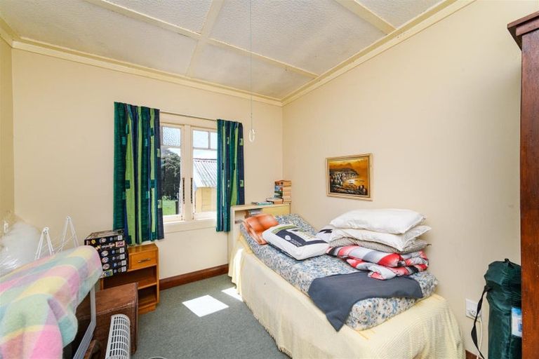 Photo of property in 56 Wightman Road, Sanson, Palmerston North, 4479