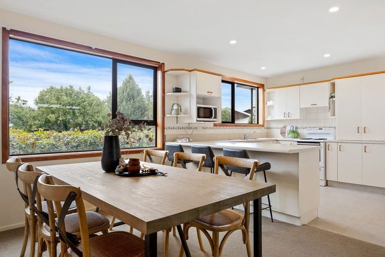 Photo of property in 11a Woodstock Place, Russley, Christchurch, 8042