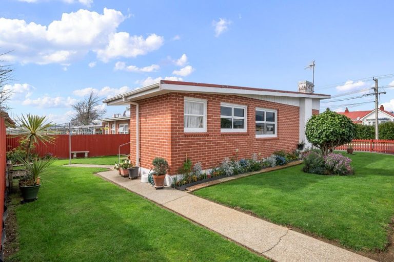 Photo of property in 75 Winchester Street, Levin, 5510