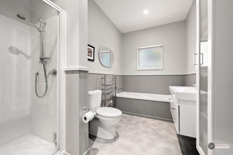 Photo of property in 17 Oceanview Terrace, Tirohanga, Lower Hutt, 5010