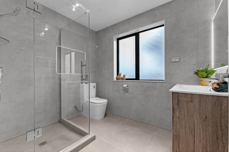 Photo of property in 95b Raglan Street, Mangere East, Auckland, 2024