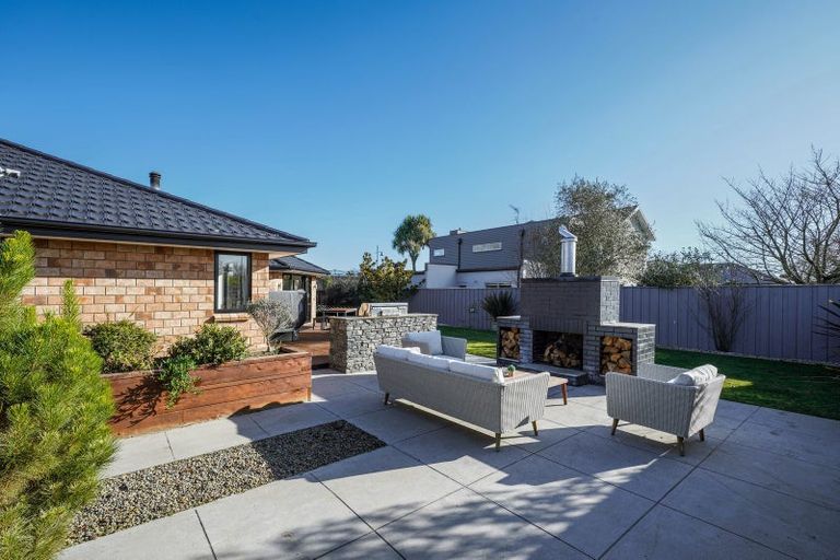 Photo of property in 6 Seaward Street, Pegasus, 7612