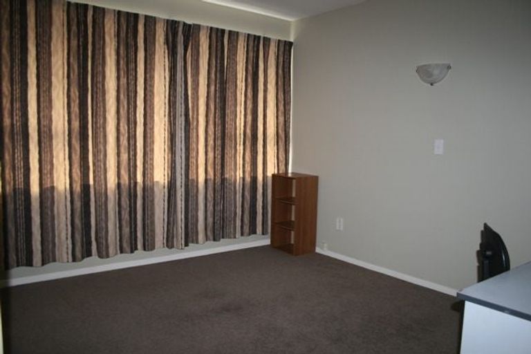 Photo of property in 1/387 Withells Road, Avonhead, Christchurch, 8042