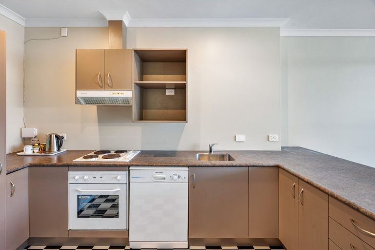 Photo of property in Mclean Towers, 3a/3 Shakespeare Road, Napier South, Napier, 4110