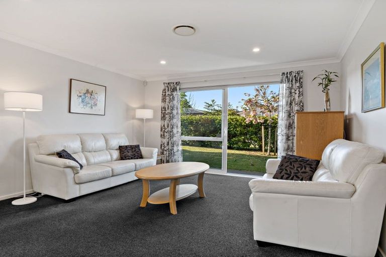 Photo of property in 11 Walnut Road, Riverhead, 0820