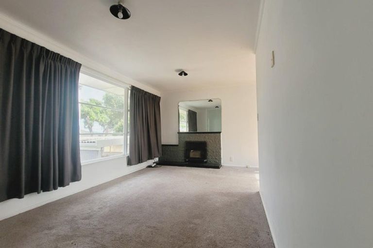 Photo of property in 25 Sievers Grove, Cannons Creek, Porirua, 5024