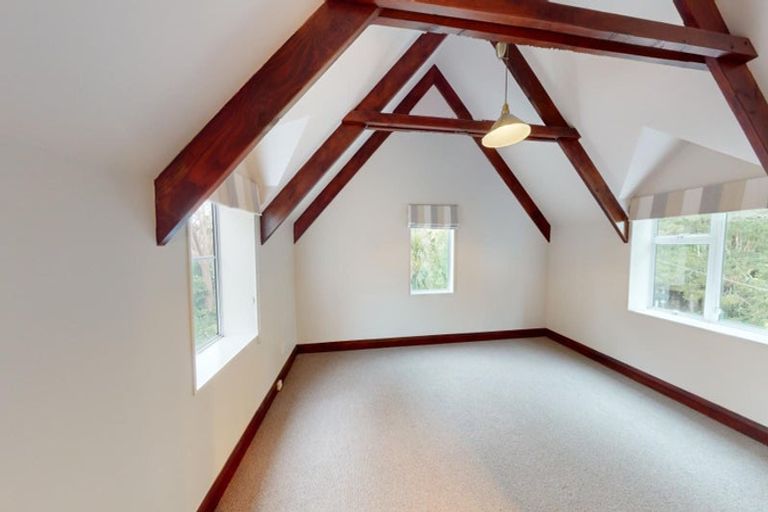 Photo of property in 200 Aokautere Drive, Fitzherbert, Palmerston North, 4471