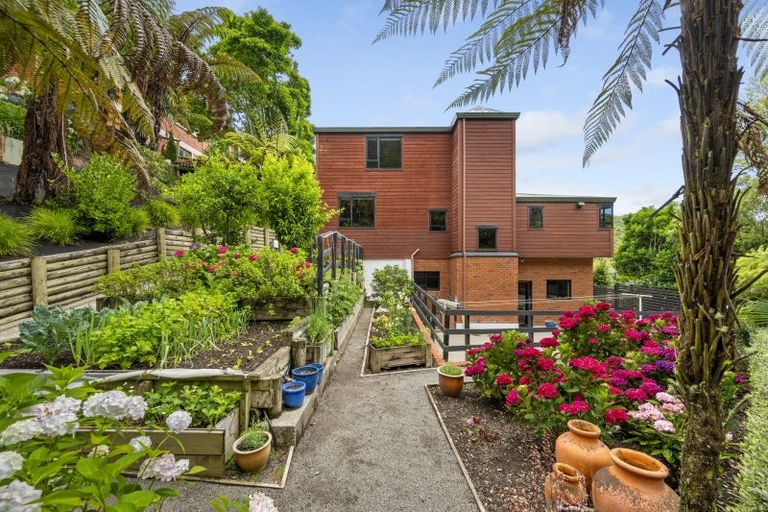 Photo of property in 5 Milton Terrace, Picton, 7220