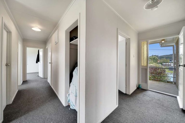 Photo of property in 1 George Street, Clinton, 9534