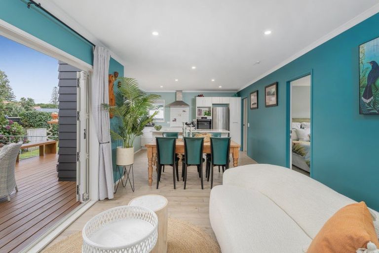 Photo of property in 56 Hahei Beach Road, Hahei, Whitianga, 3591