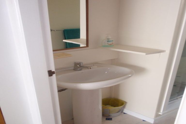 Photo of property in 4/51 Austin Street, Mount Victoria, Wellington, 6011