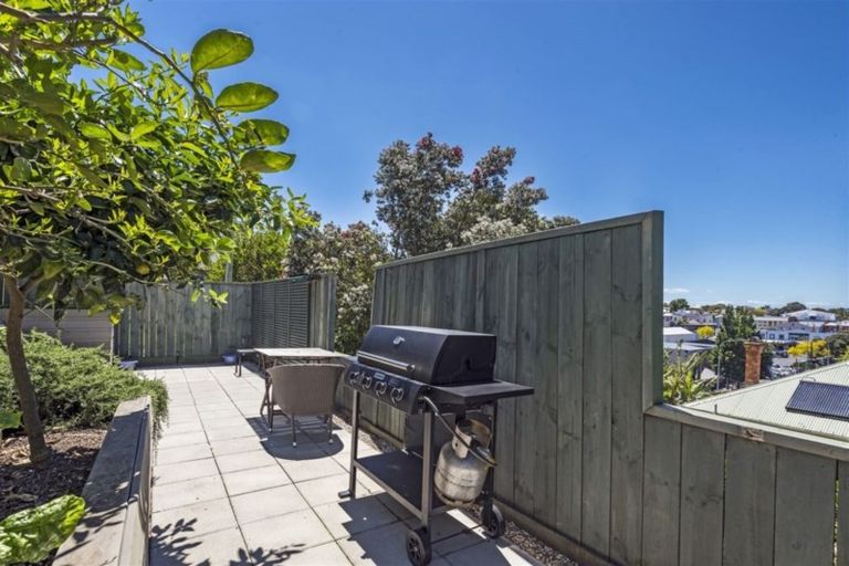 Photo of property in 3/39 Clarence Street, Devonport, Auckland, 0624