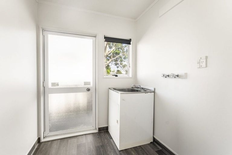 Photo of property in 1/75 Etherton Drive, Weymouth, Auckland, 2103