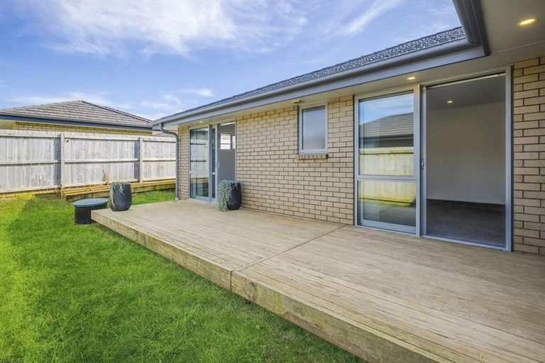 Photo of property in 17 Perla Road, Pukekohe, 2120