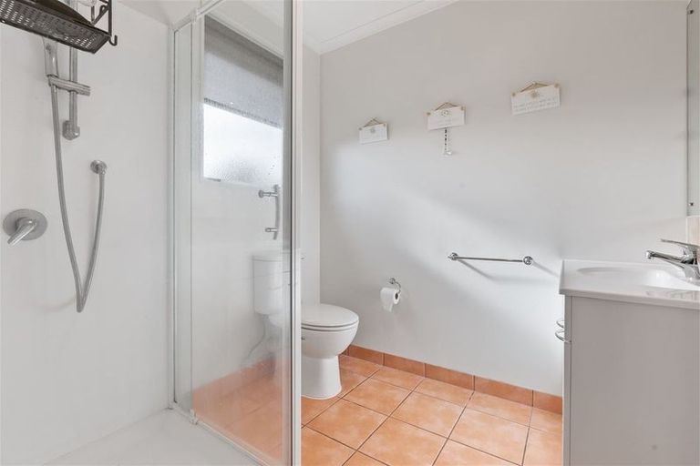 Photo of property in 15 Mt Lebanon Crescent, The Gardens, Auckland, 2105