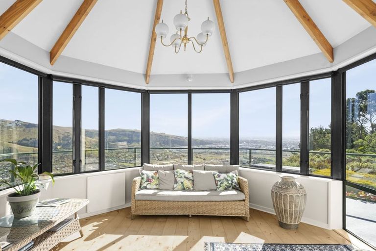 Photo of property in 18 Rockview Place, Mount Pleasant, Christchurch, 8081