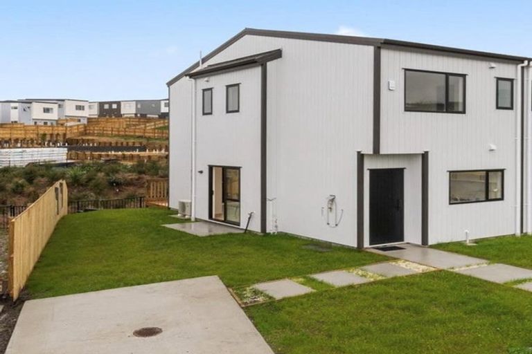 Photo of property in 33b Crestview Rise, Papakura, 2110